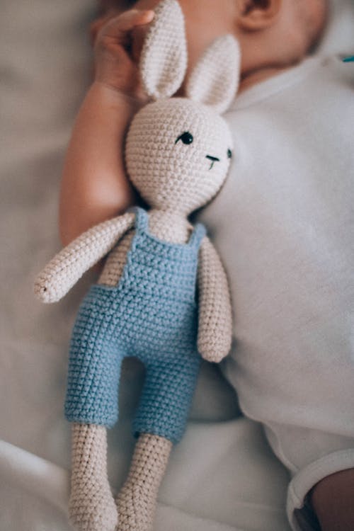 Fotobanka s bezplatnými fotkami na tému amigurumi bábika, bábätko, bábika