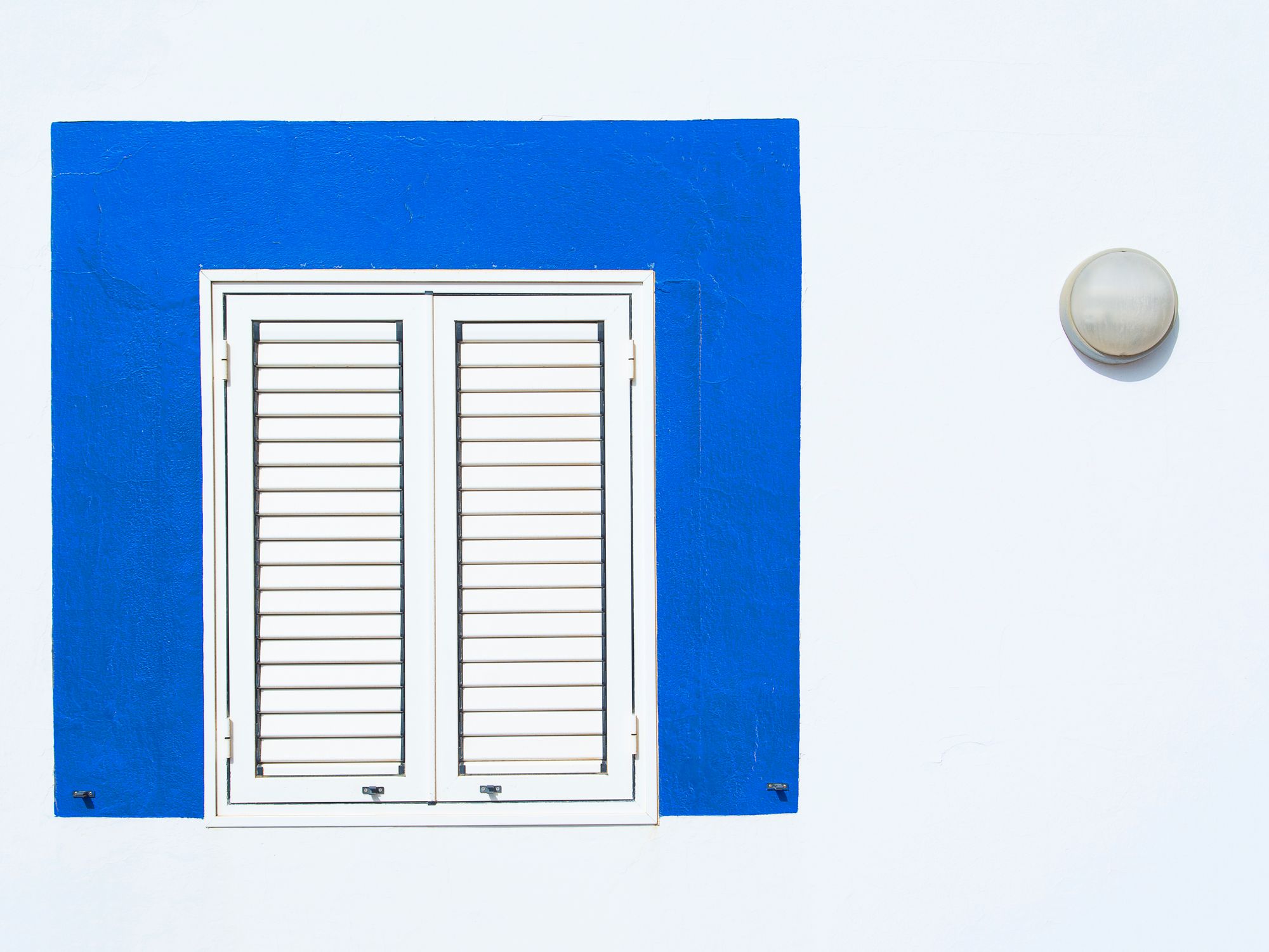Plastering and Skimming in Shirley, Croydon — professional painter and decorator at work