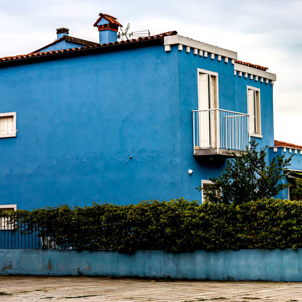 Painters and Decorators in West Hackney — dust sheets down and the room fully protected