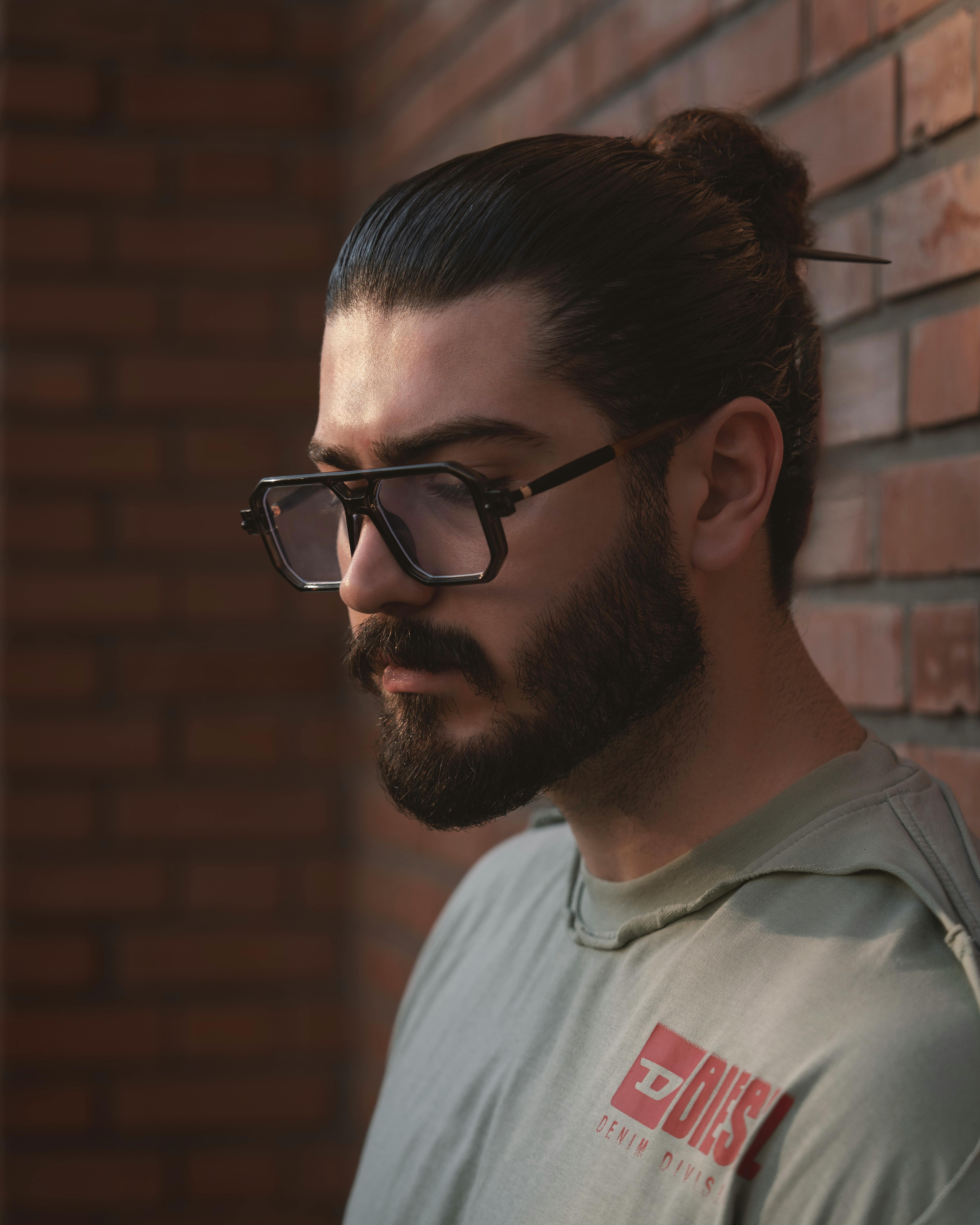 Gratis arkivbilde med alvorlig, briller, browns Arkivbilde