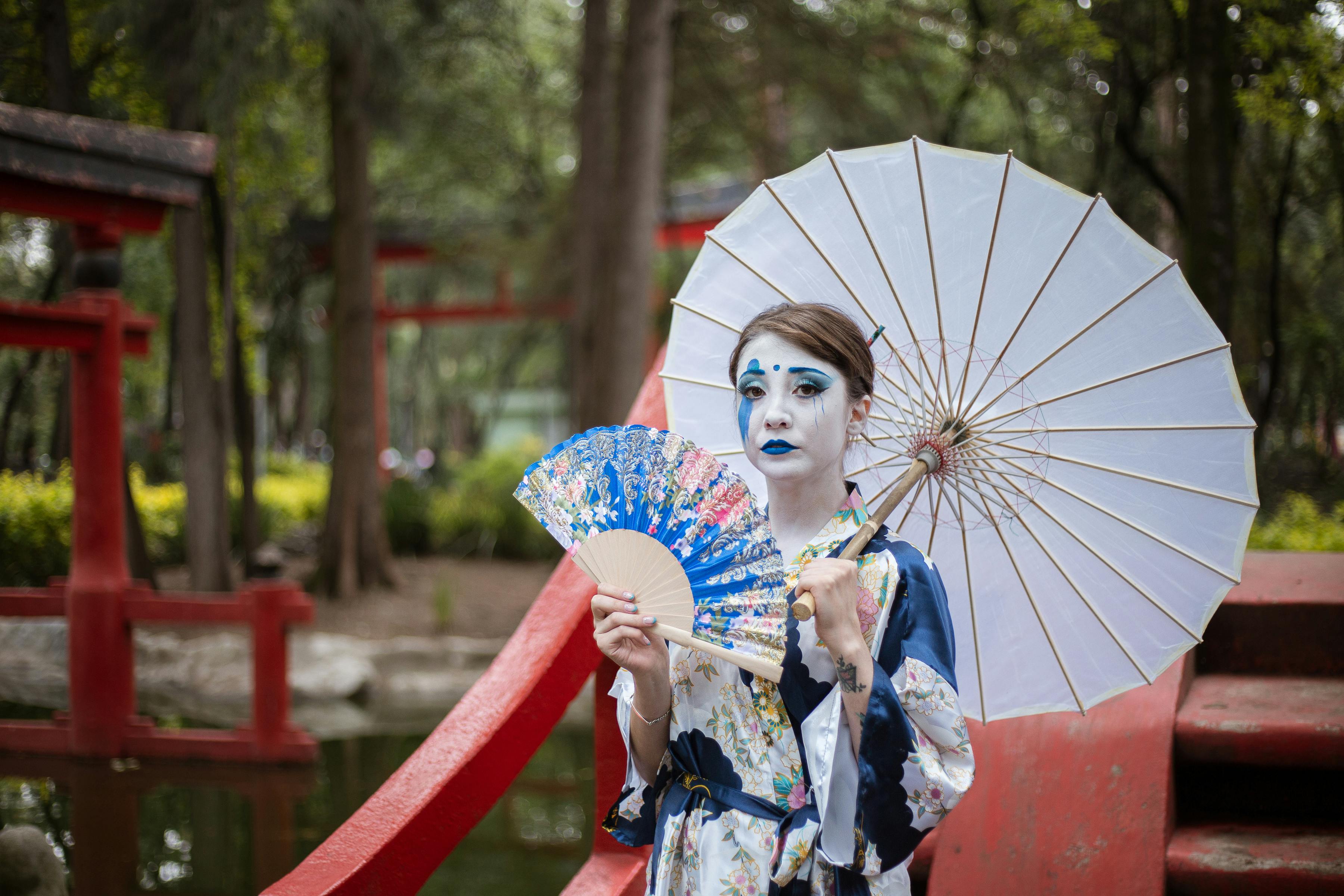 Red Carpet Code Red: How Celebrity MUAs Fix the Disasters You Never See