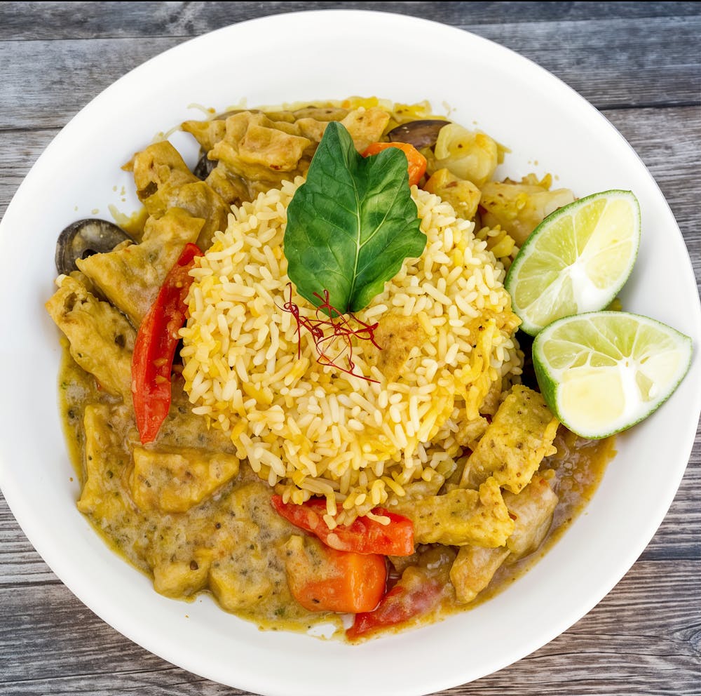 Clove-Seasoned Chicken Curry