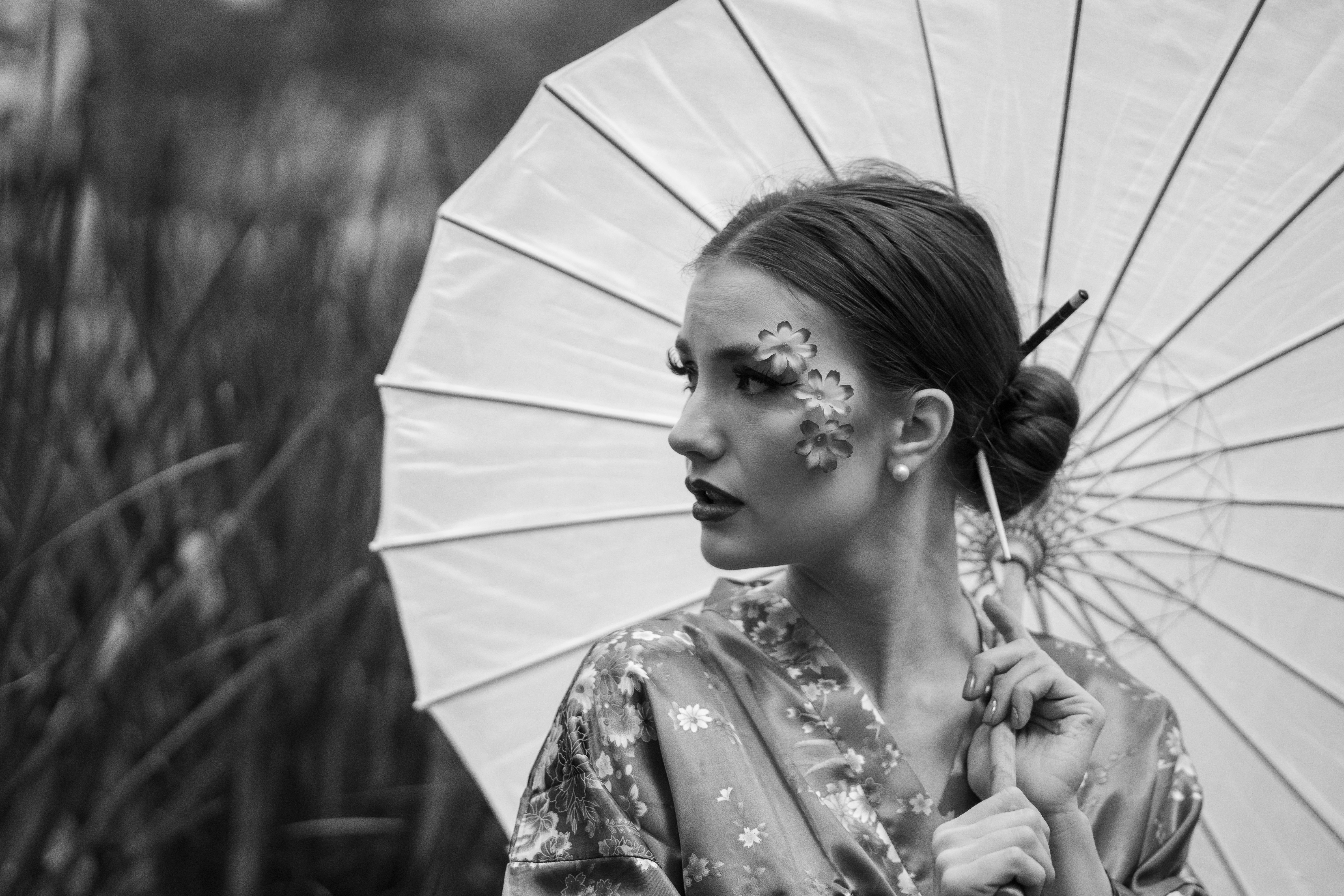 Portrait of Geisha in Black and White · Free Stock Photo