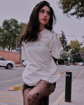 Young woman in stylish urban fashion outdoor portrait in Ciudad de México.