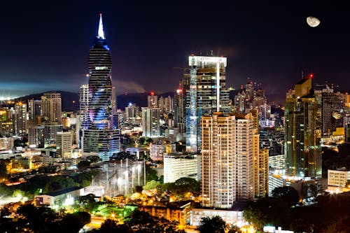 Edificios De La Ciudad Por La Noche