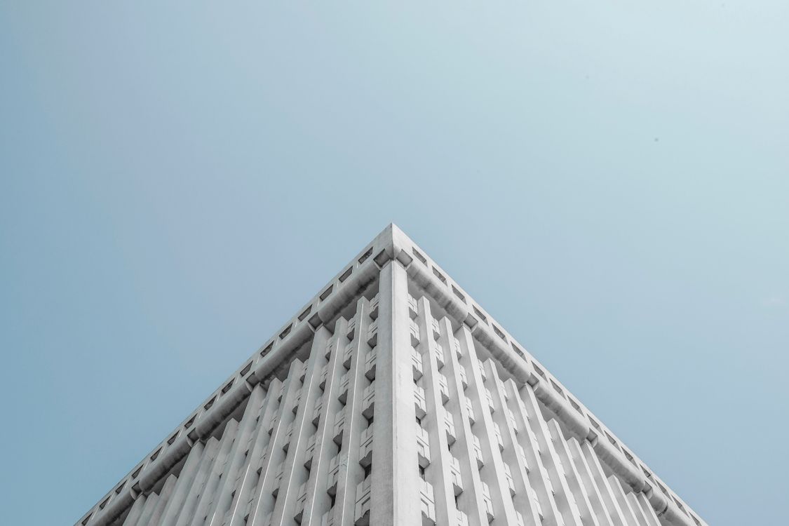 Low Angle Shot of a Building · Free Stock Photo