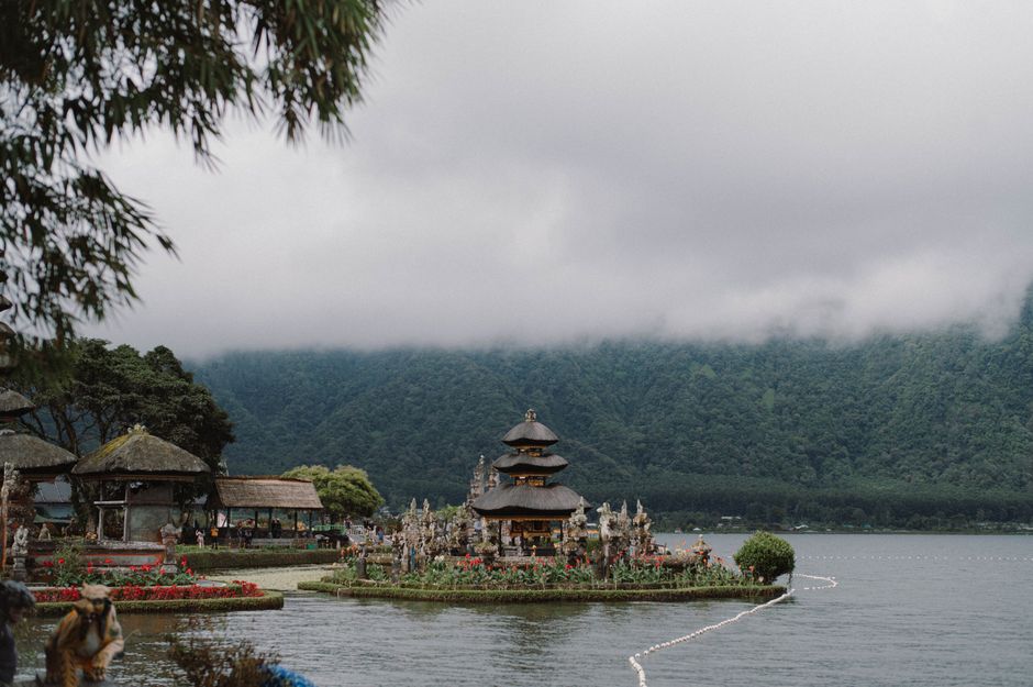 Bali legszebb templomai: 7 spirituális úti cél – Ulun Danu Beratan temple Bali lake