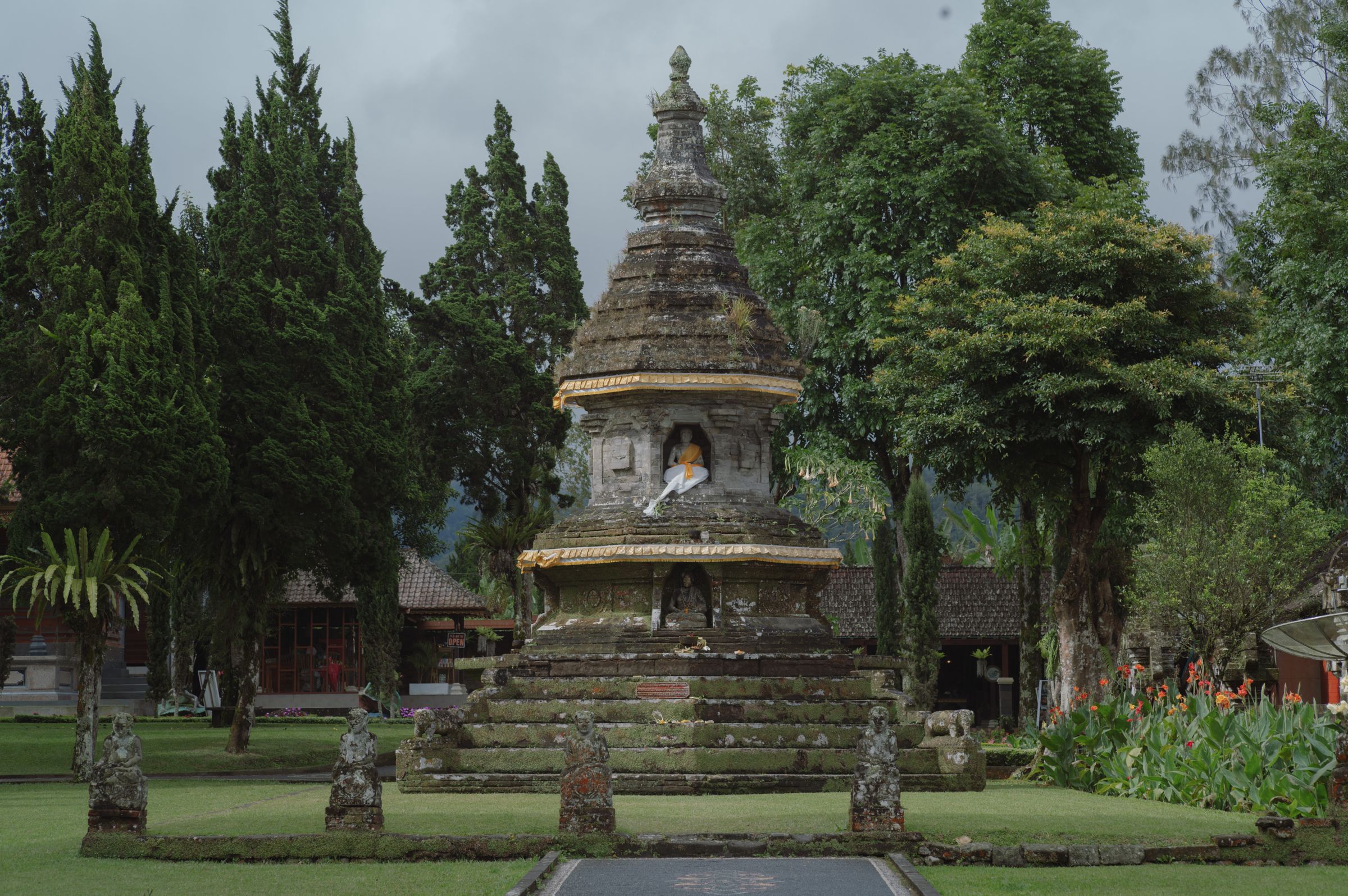 Sanur in Bali hutje in het water