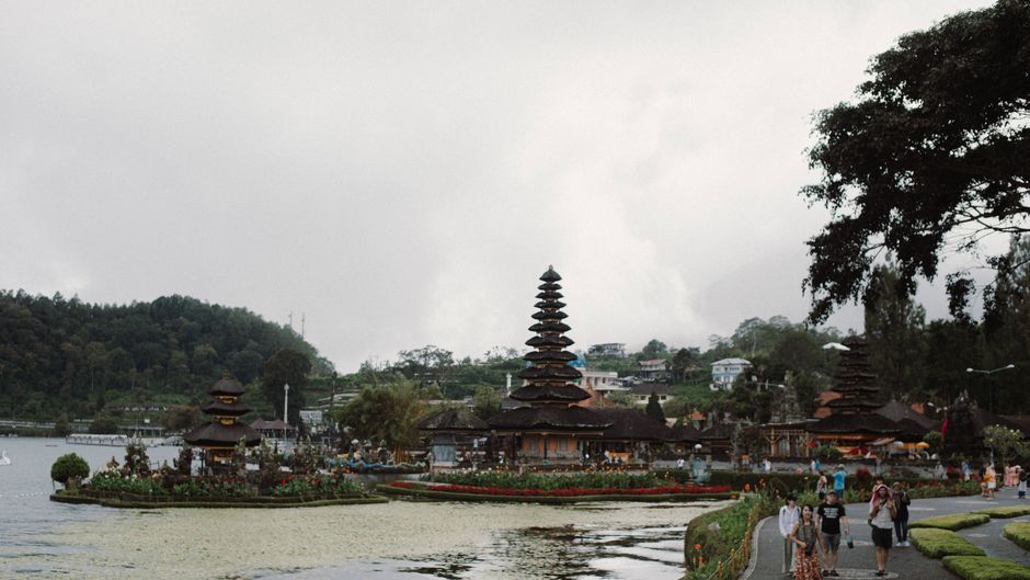 what are the famous temples bali?