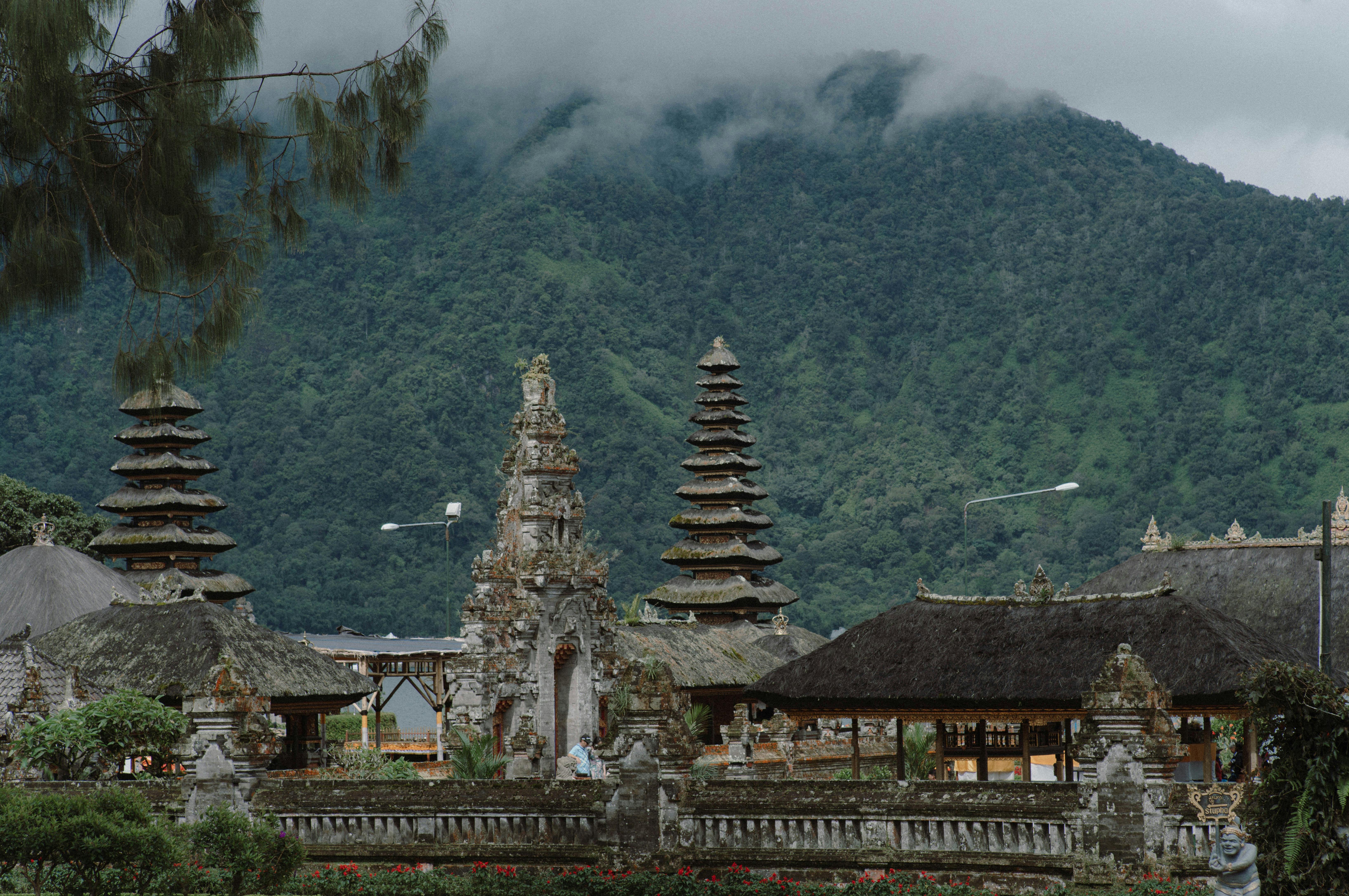 ulun danu beratan temple