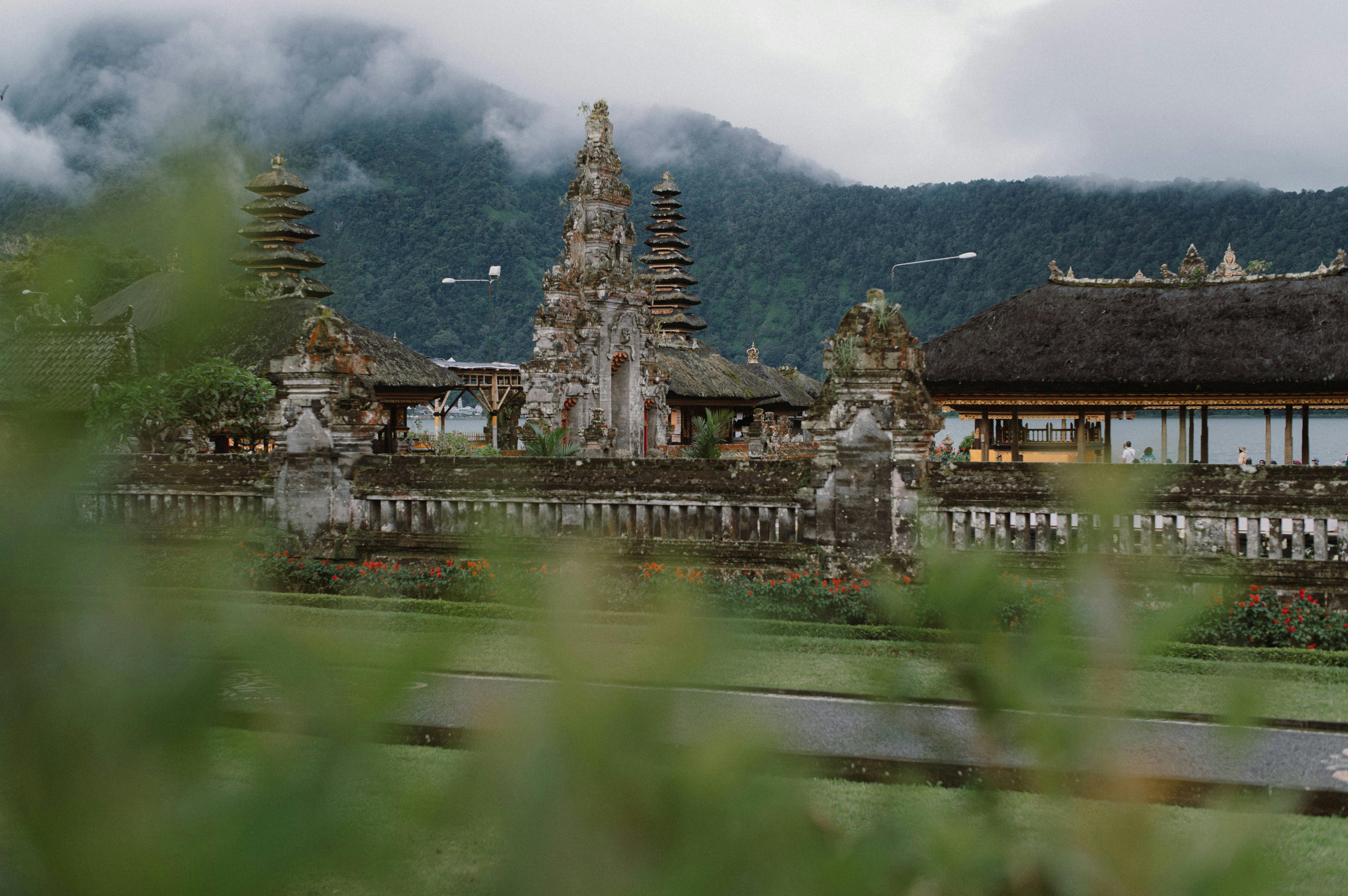 ulun danu beratan temple