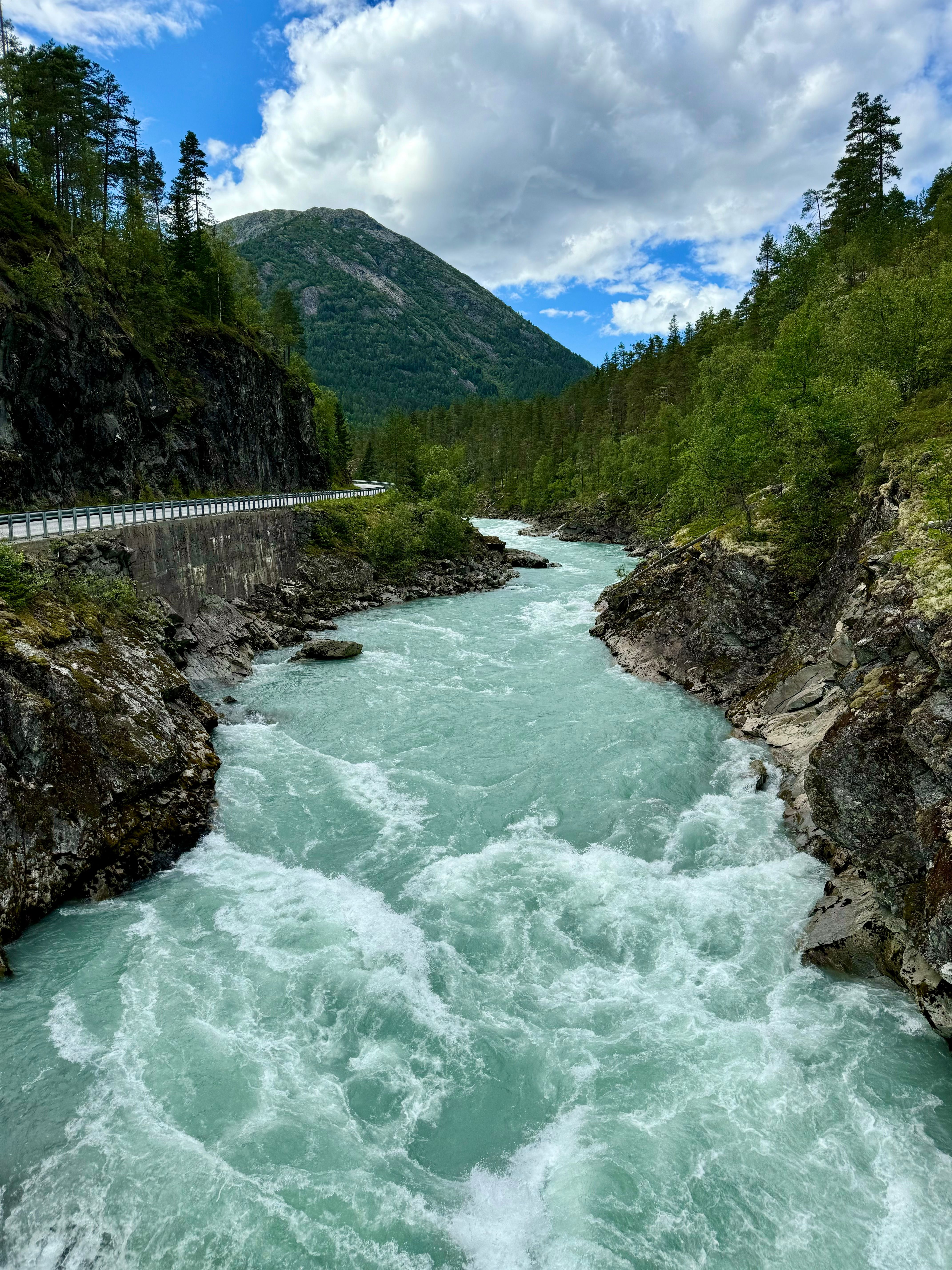 Waves on the River Going Through the Mountains · Free Stock Photo