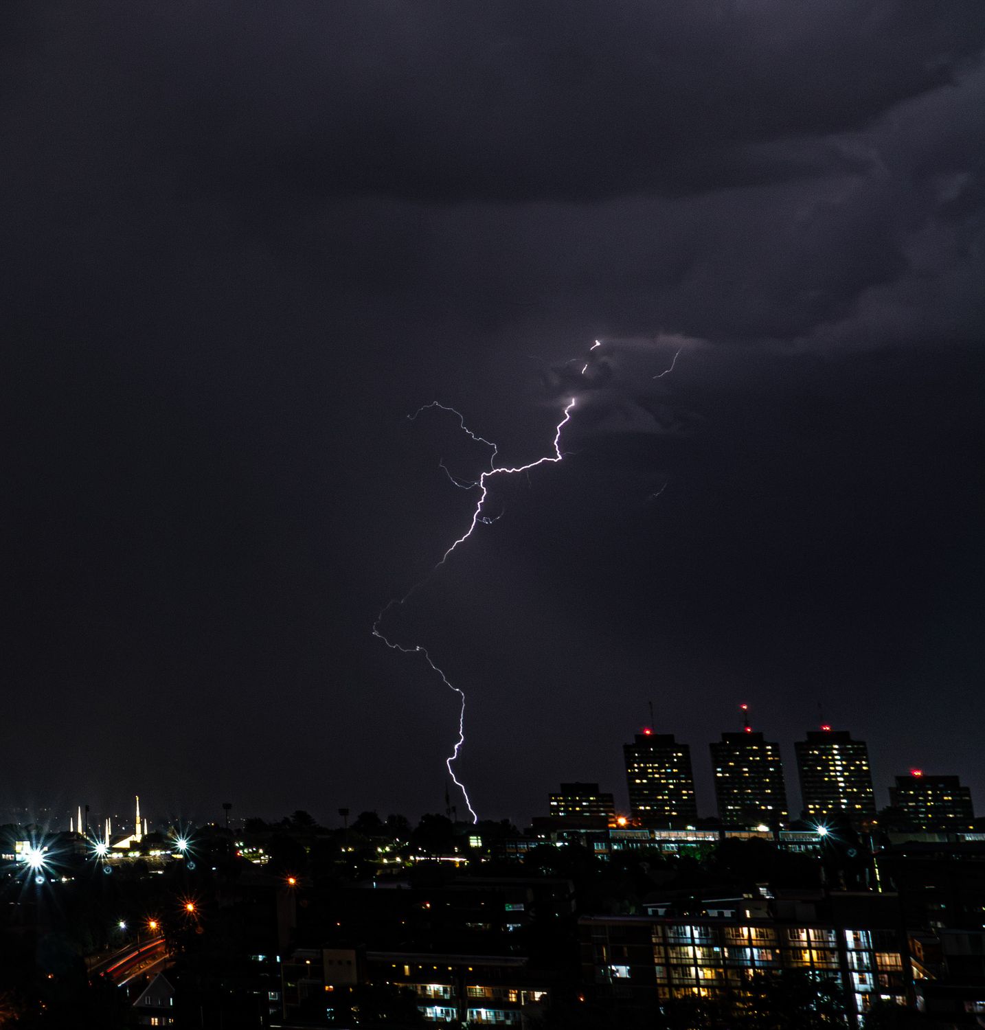 Lightning over City at Night · Free Stock Photo