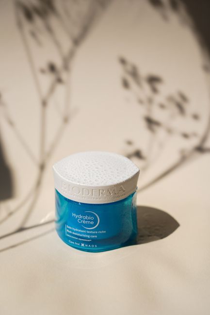 User Experiences and expert Insights Real-World Reviews of Top Hydrating Creams