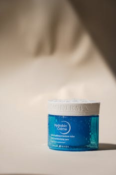Elegant still life of Bioderma Hydrabio Creme highlighting its hydrating benefits.