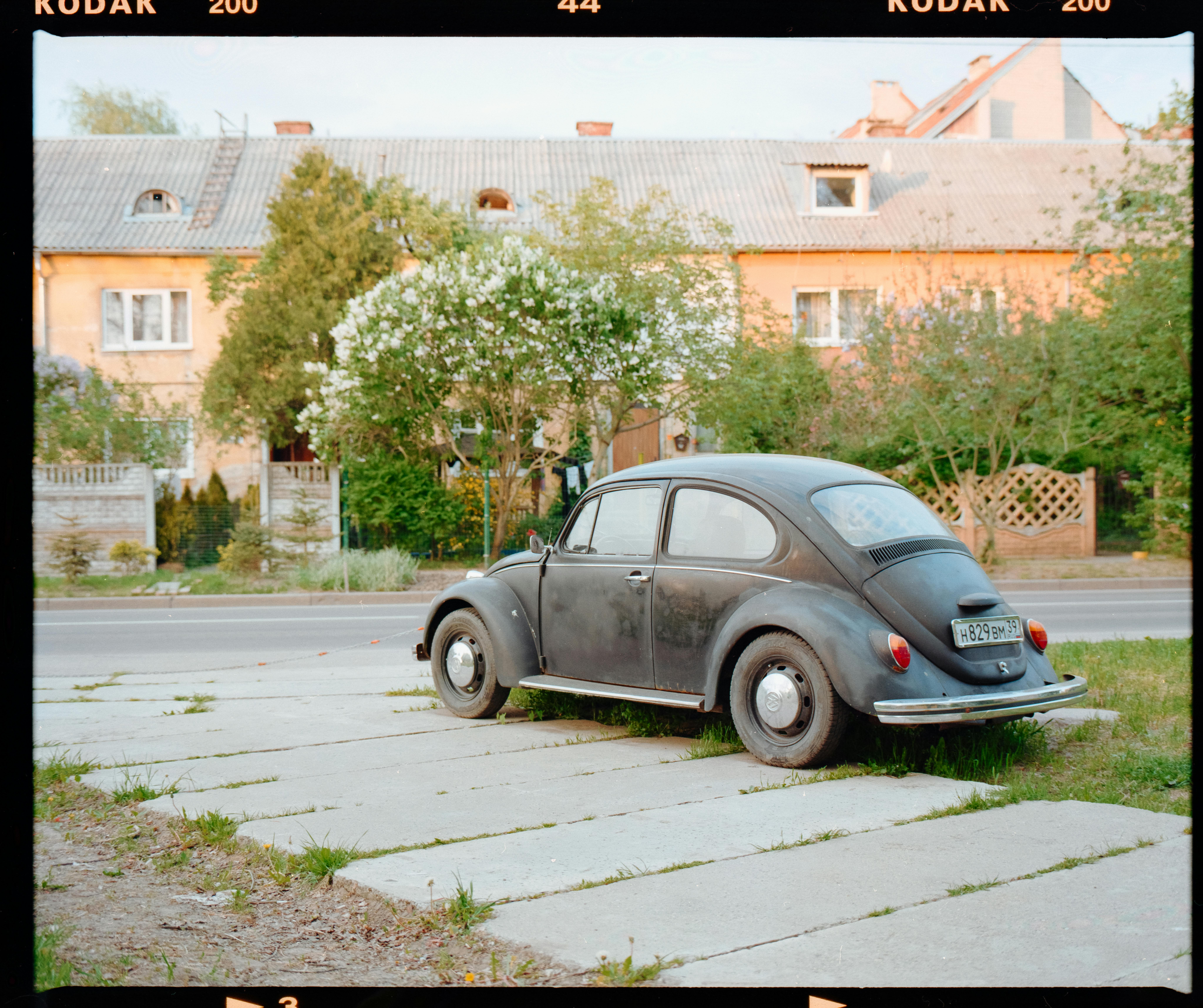 Подготовка авто к весне: ТО, замена шин, проверка страховки и советы по экономии топлива