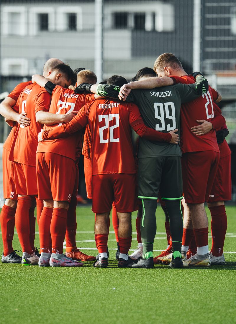 Football team in custom kit