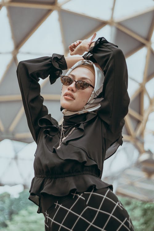 Free Woman Wearing White Scarf Close-up Photography Stock Photo