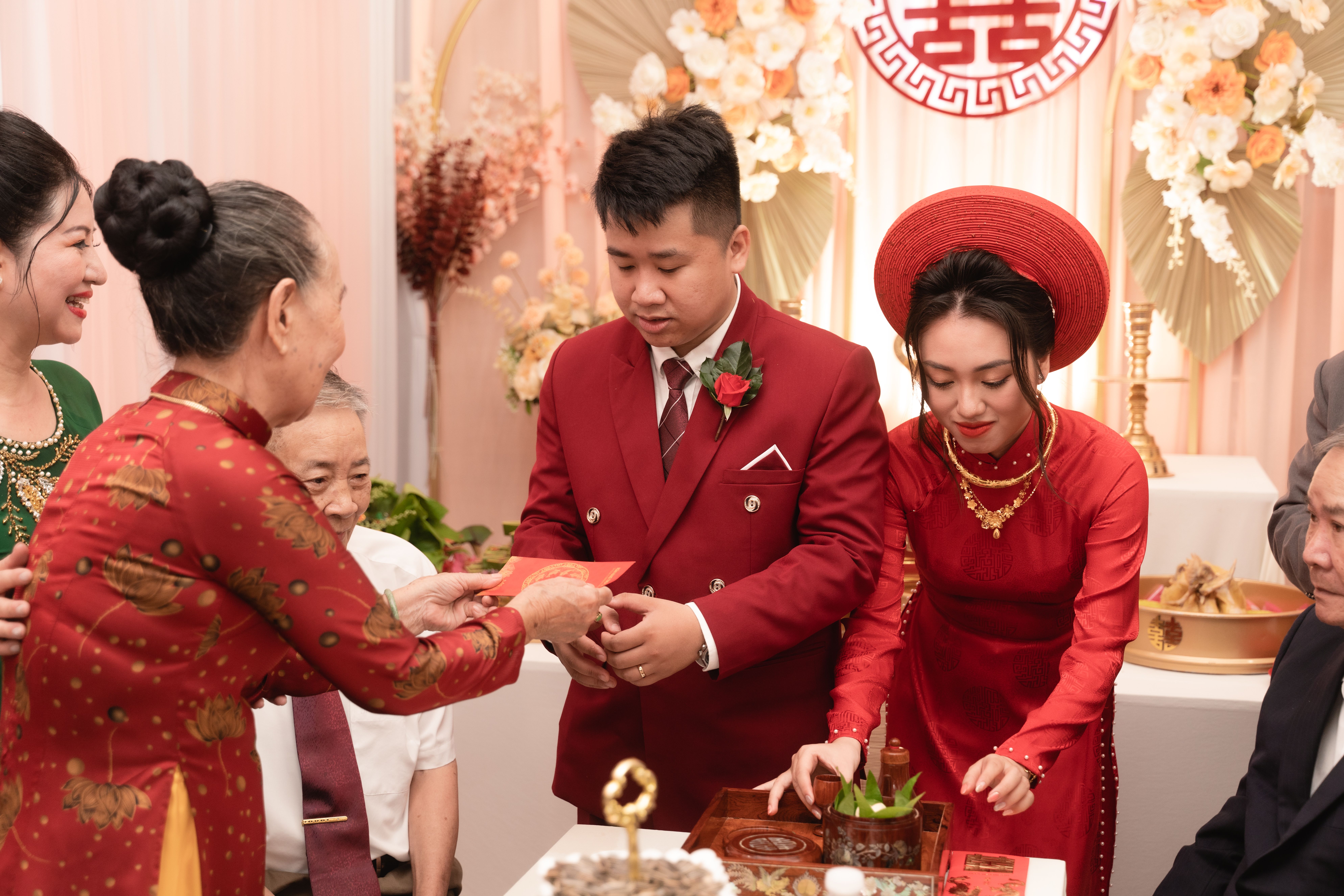 Souvenir Pernikahan Boiyen Rully: Inspirasi Cenderamata Mewah nan Berkesan untuk Hari Bahagia Anda!