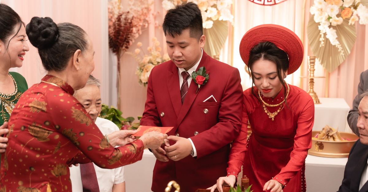 Souvenir Pernikahan Boiyen Rully: Inspirasi Cenderamata Mewah nan Berkesan untuk Hari Bahagia Anda!