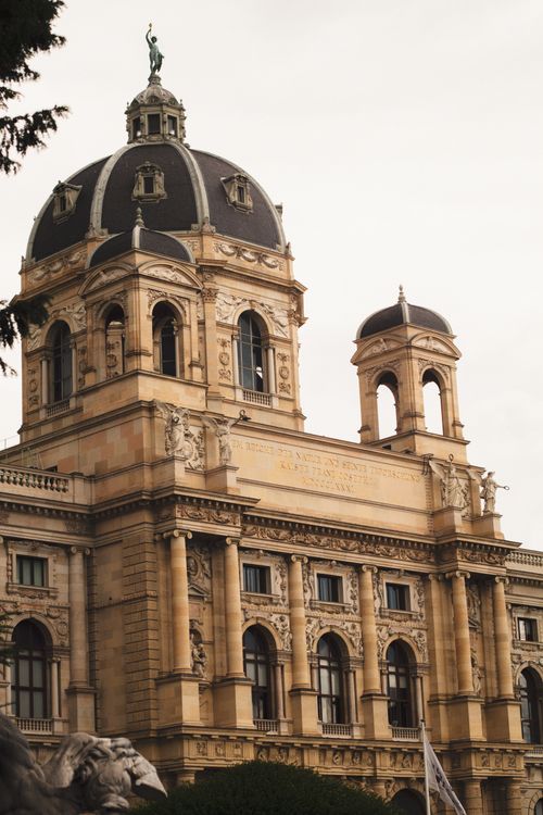 Free Baroque architecture of the Kunsthistorisches Museum in Vienna captured from a side angle. Stock Photo