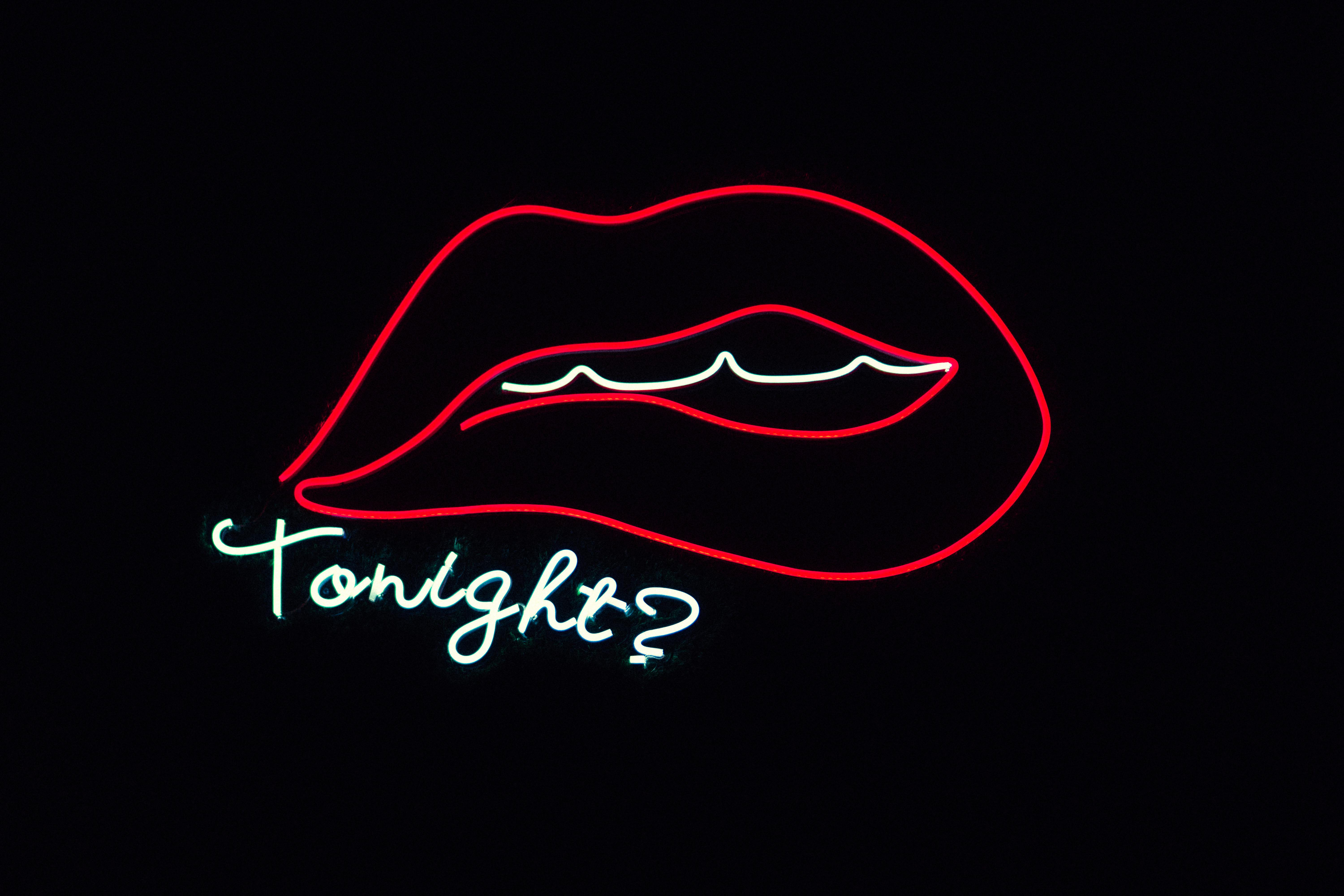 lips neon signage