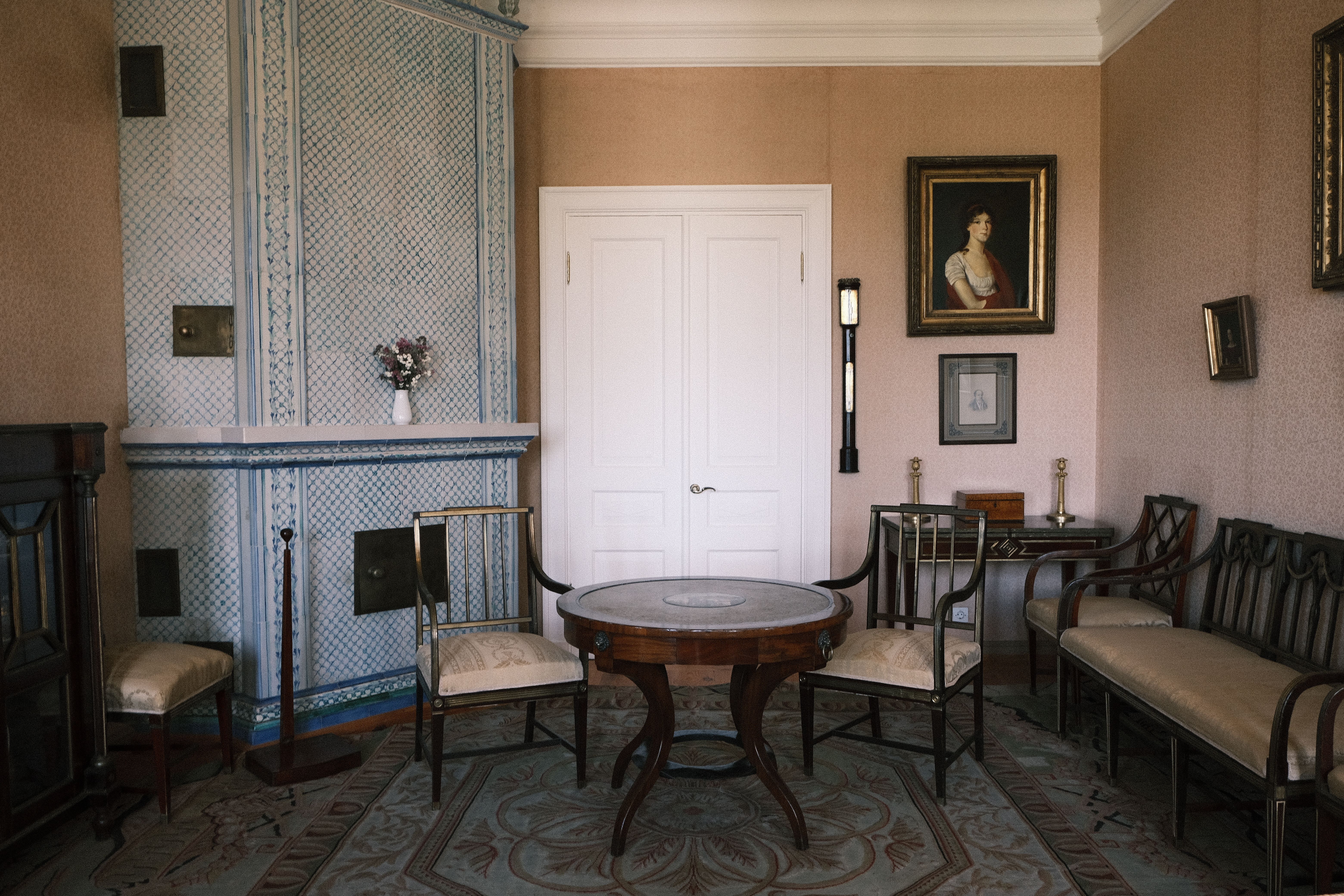 Wallpapering in Camden Town — a freshly painted, spotless finish
