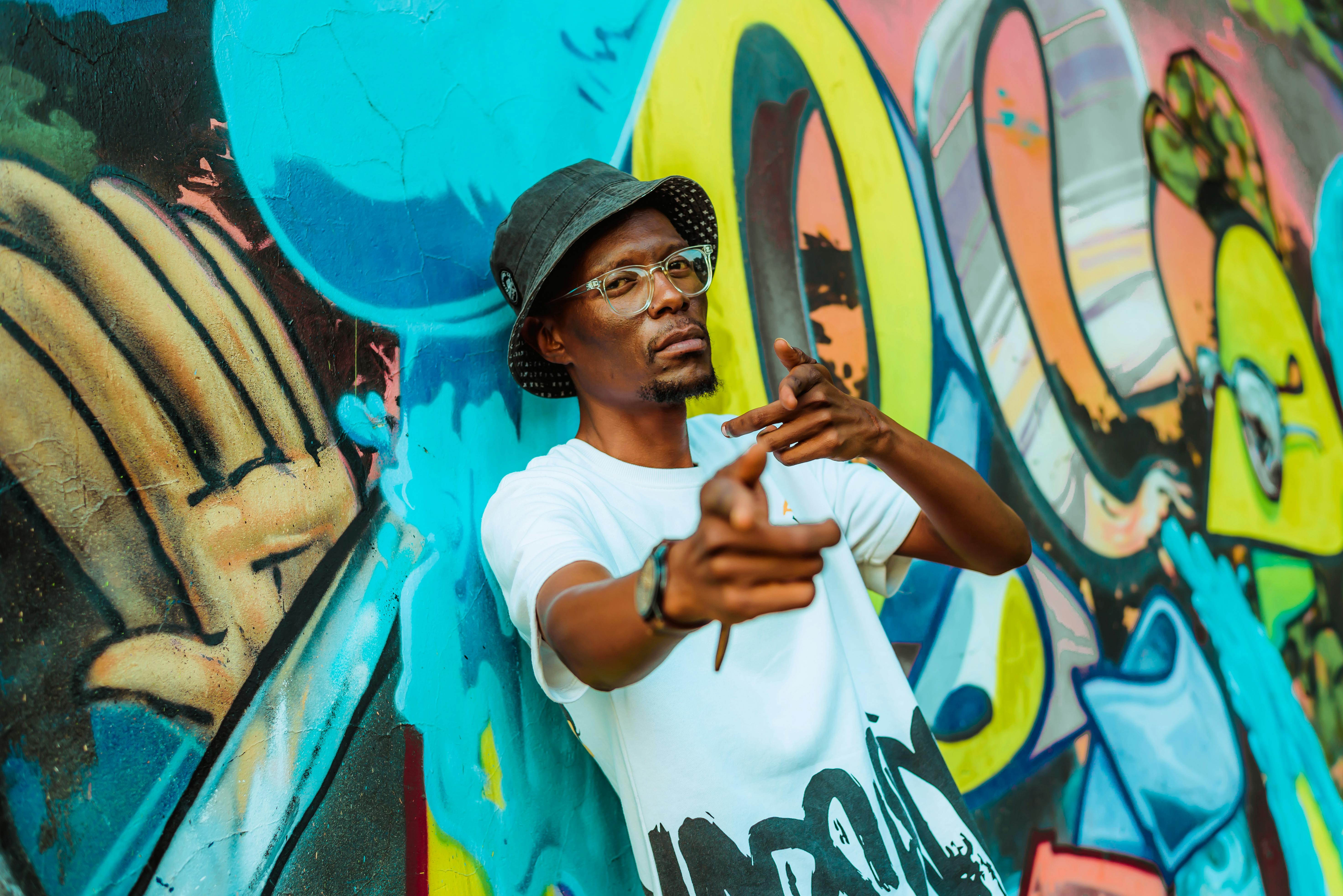 How Rap Reviews Shape Music Discovery in the Streaming Era — Photo by Kevin Maenetsa on Pexels