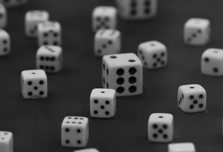 Online Casino: Spielautomaten und Live-Spiele im Überblick