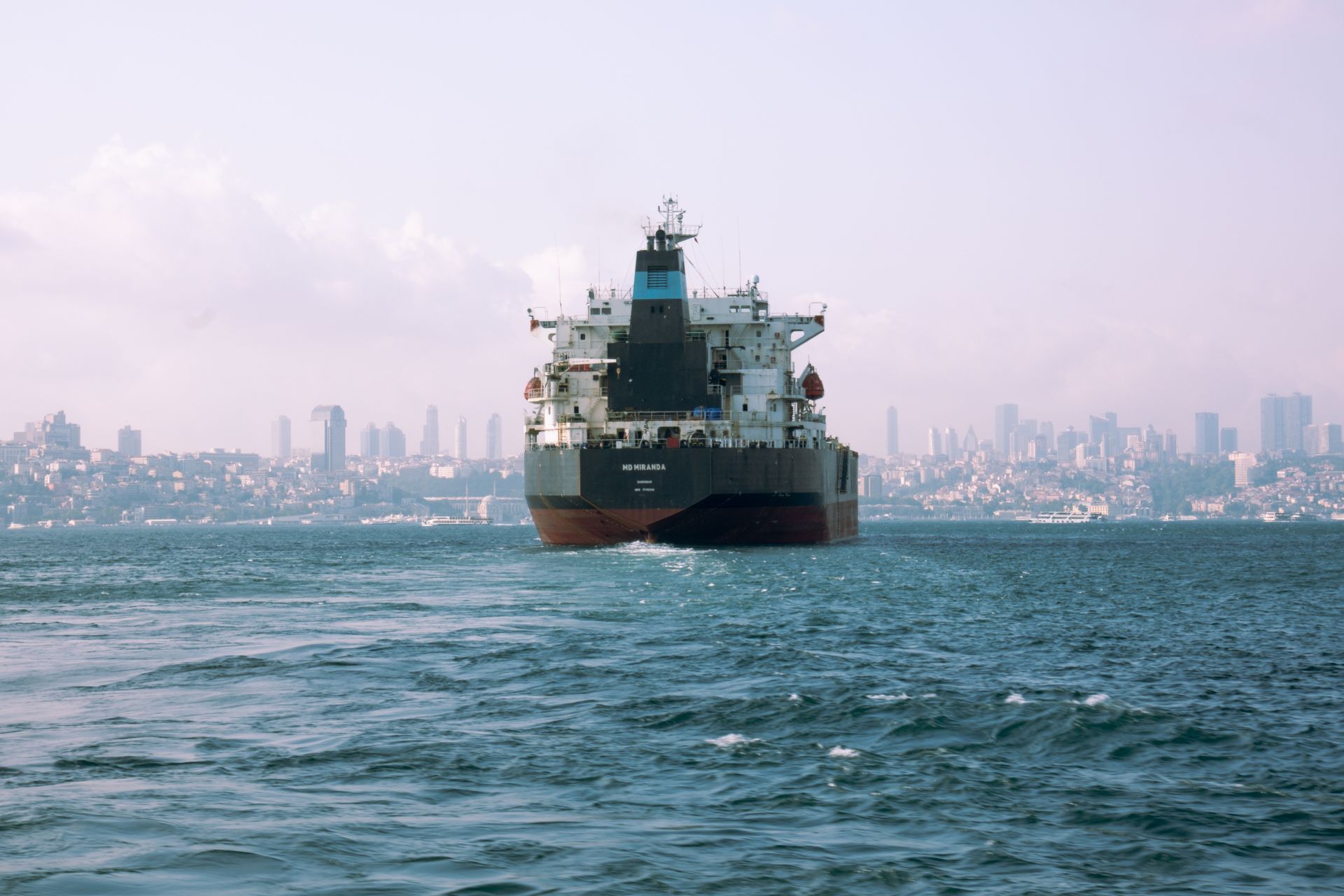 Symbolique du transport maritime dans le détroit
