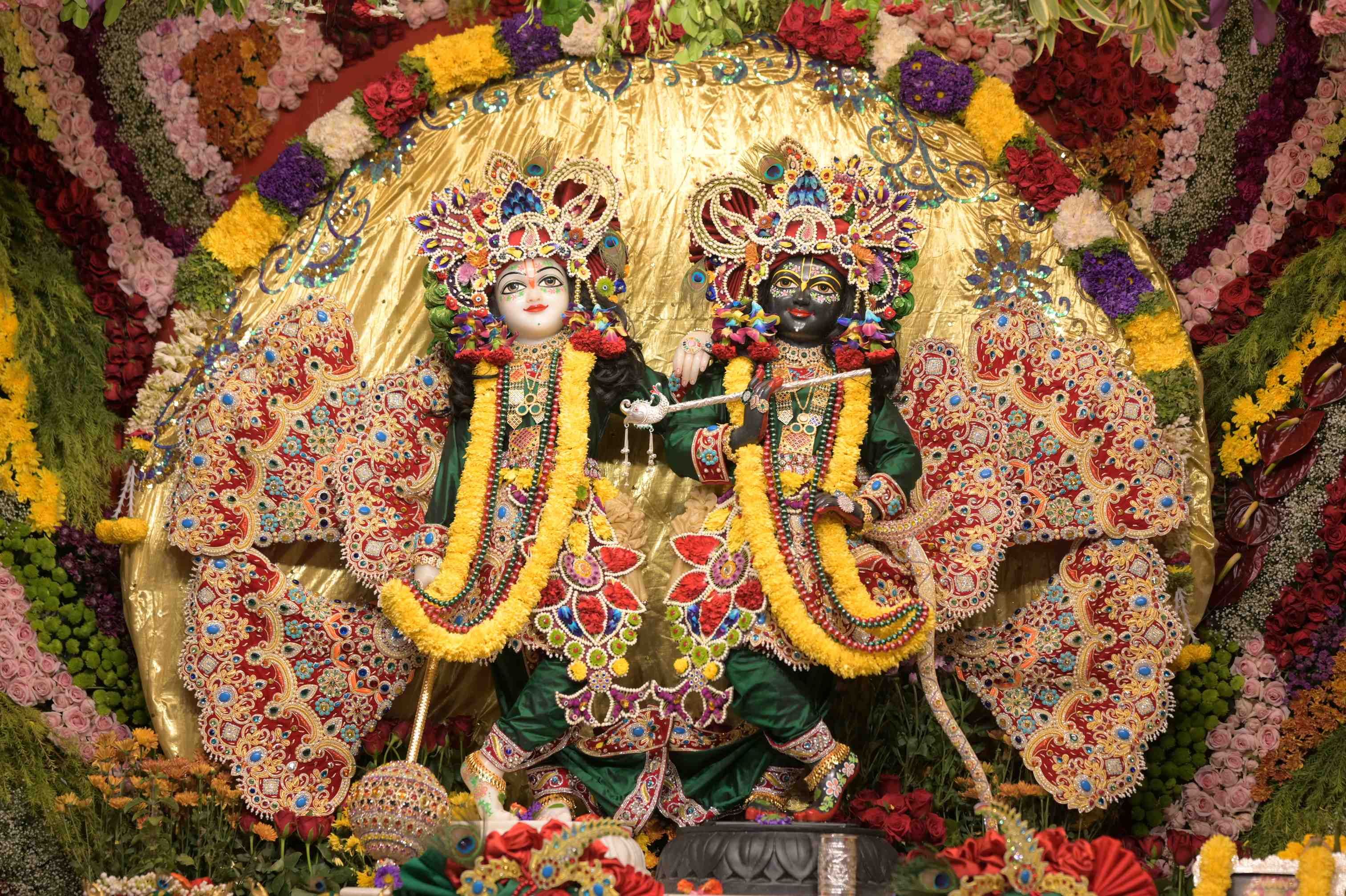 Sculptures of Hindu Gods Radha and Krishna in Dev Mandir Temple of ...