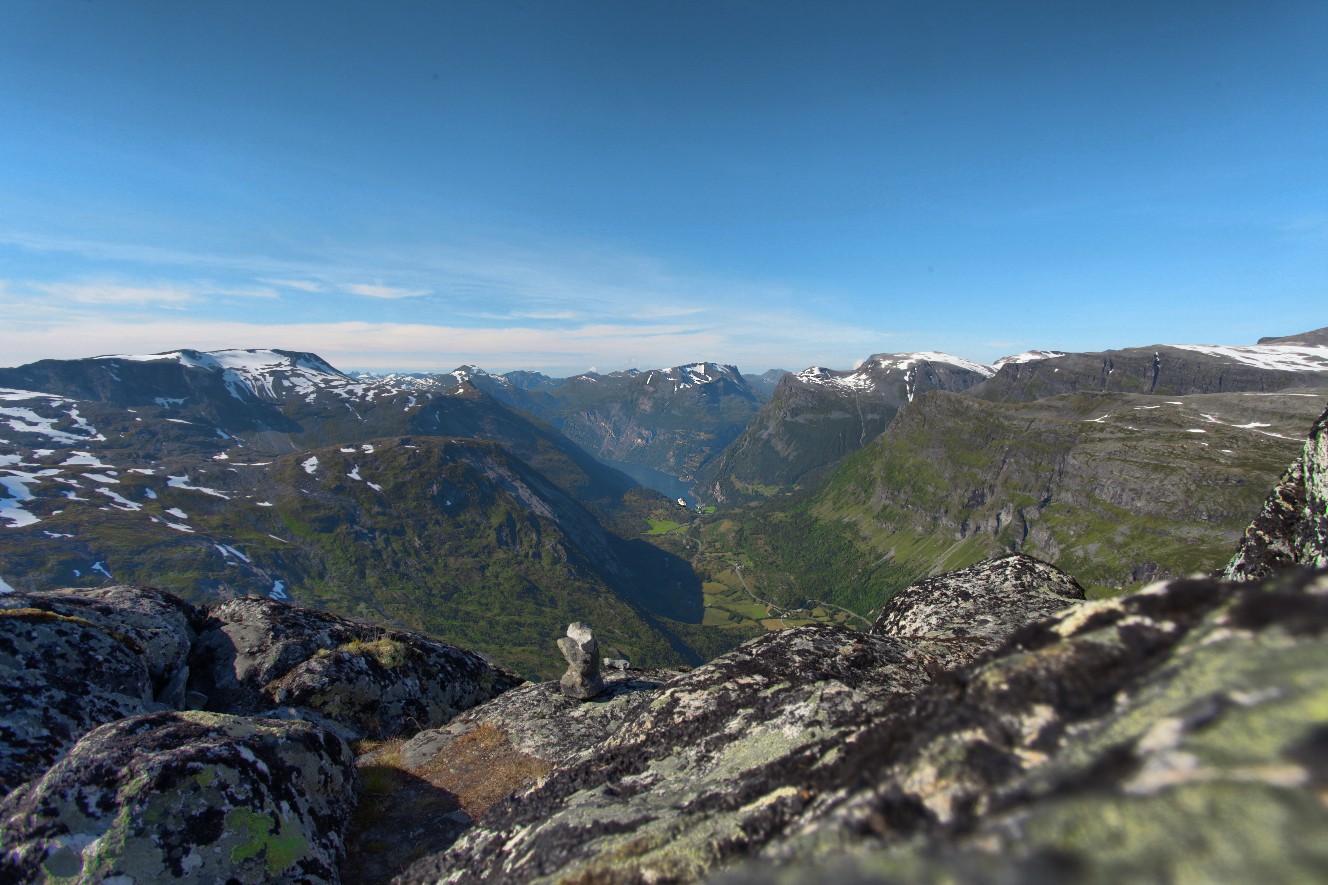 Raudmelen Summit Hike