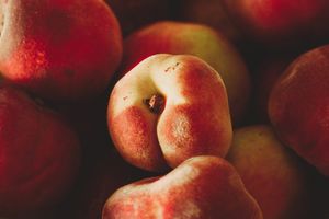 Ripe nectarines — photo by Ana Vieira on Pexels