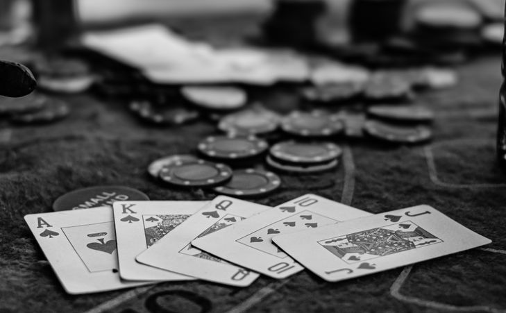 Online Casino: Spielautomaten und Live-Spiele im Überblick