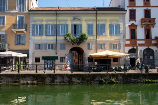 Navigli canals aperitivo walk — Milan