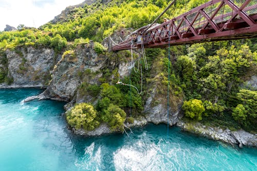 Ponte In Metallo Rosso