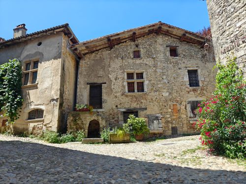 Hidden Villages in France Worth Visiting – Yvoire on Lake Geneva
