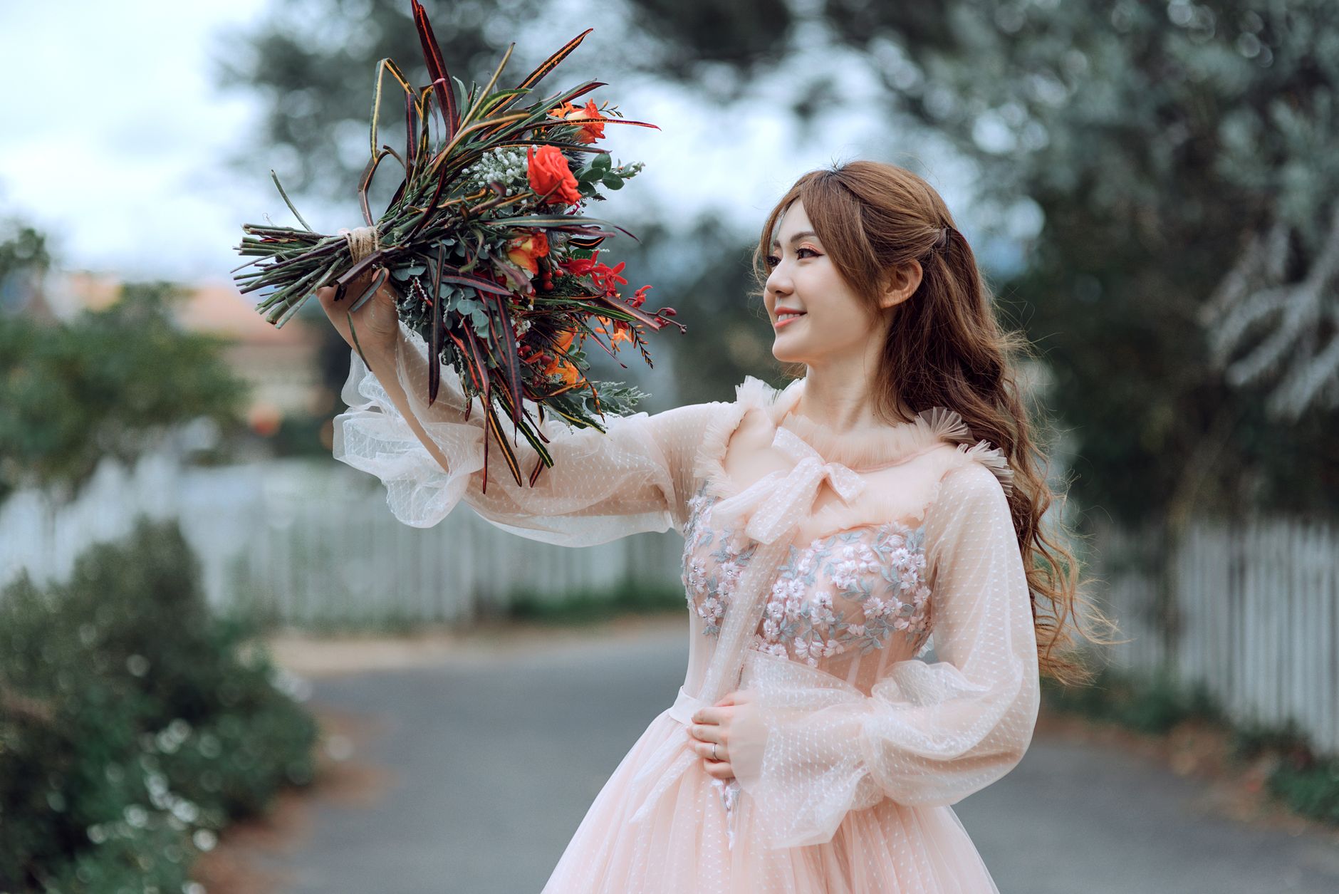 7 Dingen Die Je Tegen Je Man Moet Zeggen 5 https://www.pexels.com/photo/woman-s-pink-dress-2747255/