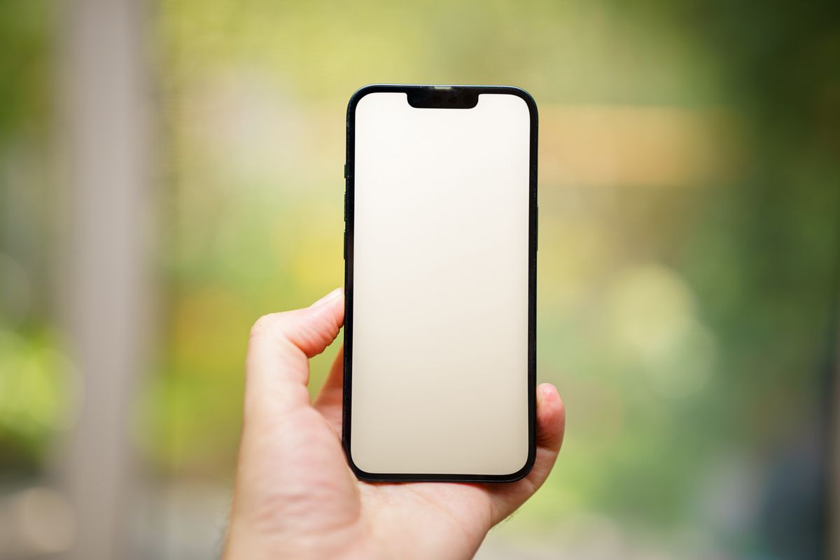 Blank smartphone screen representing a lost signal