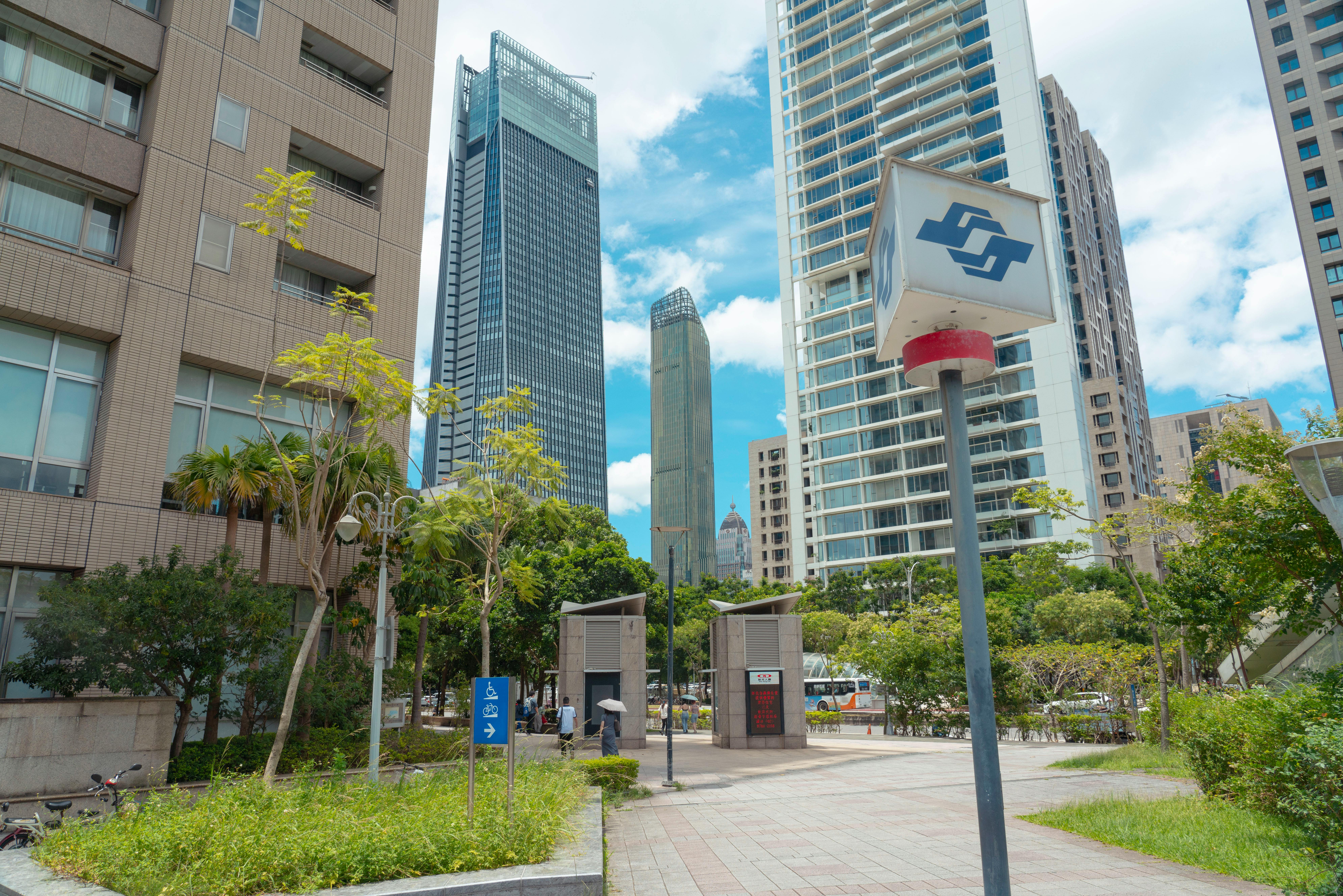 HSB Introduces AI Liability Insurance for Small Businesses — Photo by Jimmy Liao on Pexels