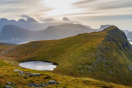 Eindrucksvolle Naturszene mit Sonnenuntergang & Landschaft