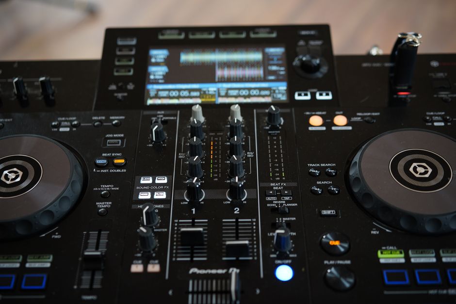 DJ Equipment Setup - DJ equipment rental