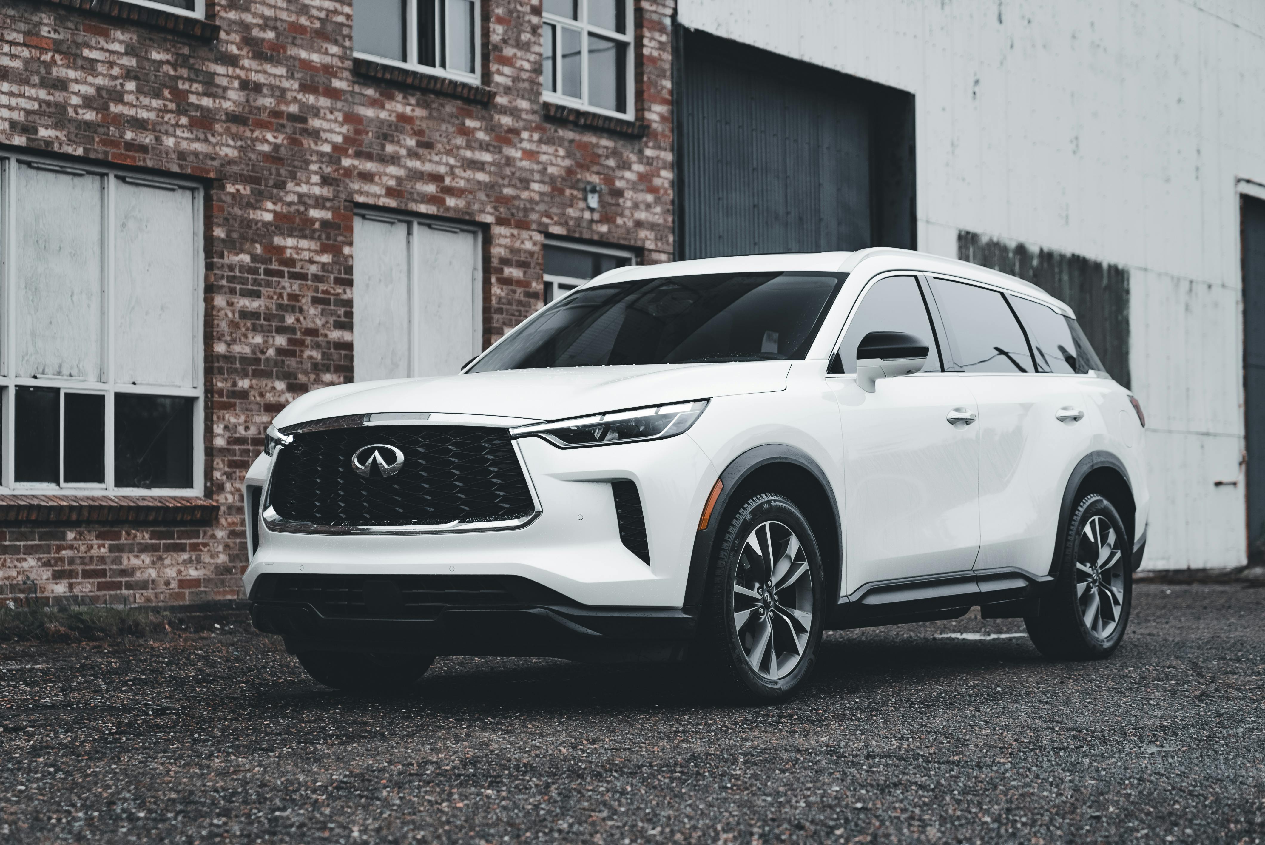 Toyota recalls 550,000 Highlander SUVs because seat backs may fail to lock — Photo by Erik Mclean on Pexels
