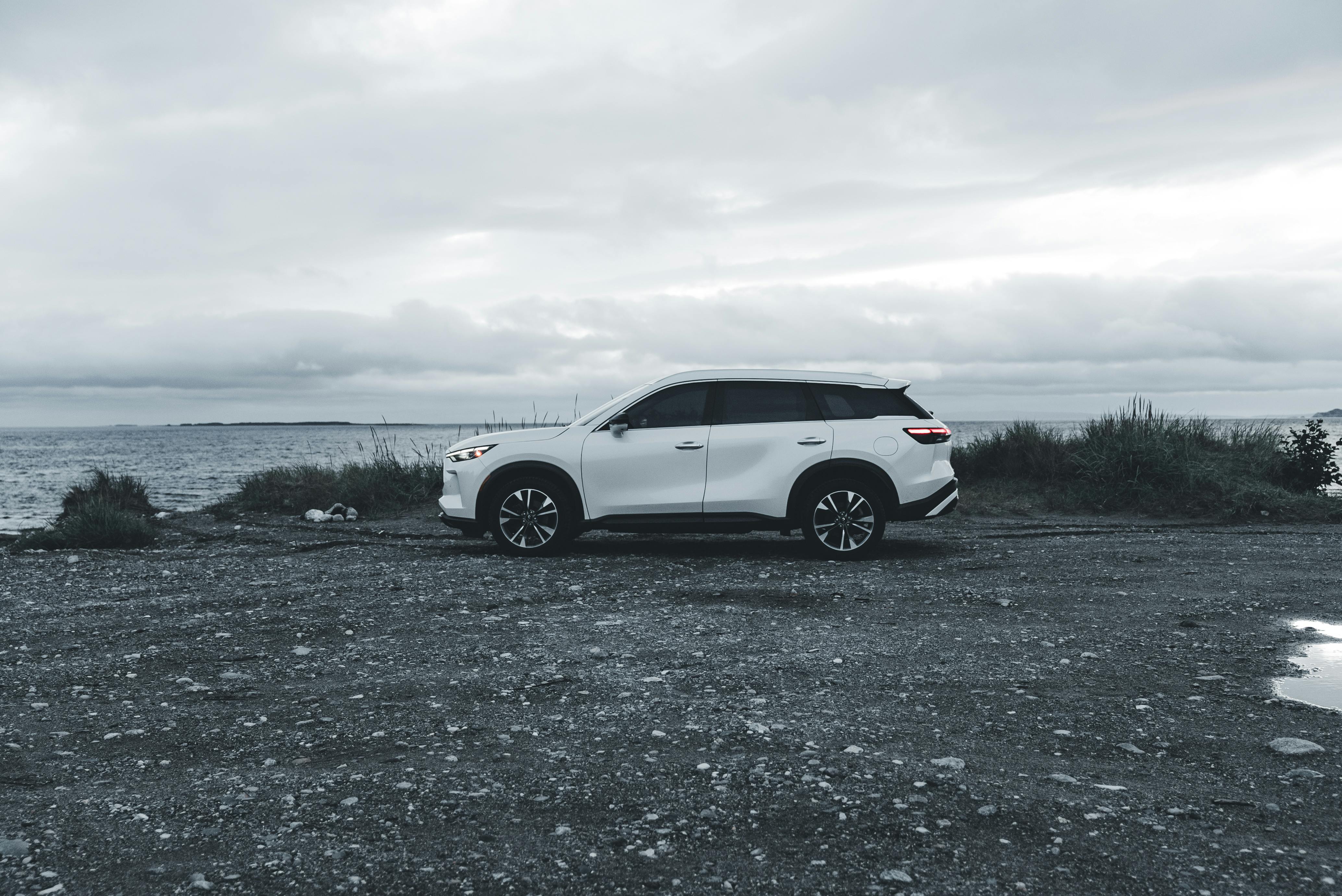 Toyota recalls 550,000 Highlander SUVs because seat backs may fail to lock — Photo by Erik Mclean on Pexels
