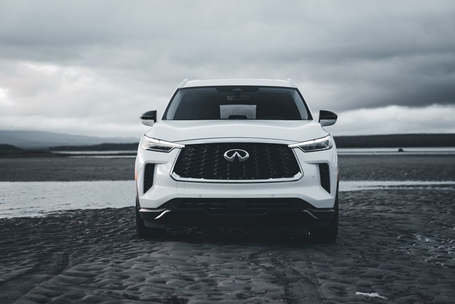 Mercedes-Benz EQS: электрический флагман премиум-класса