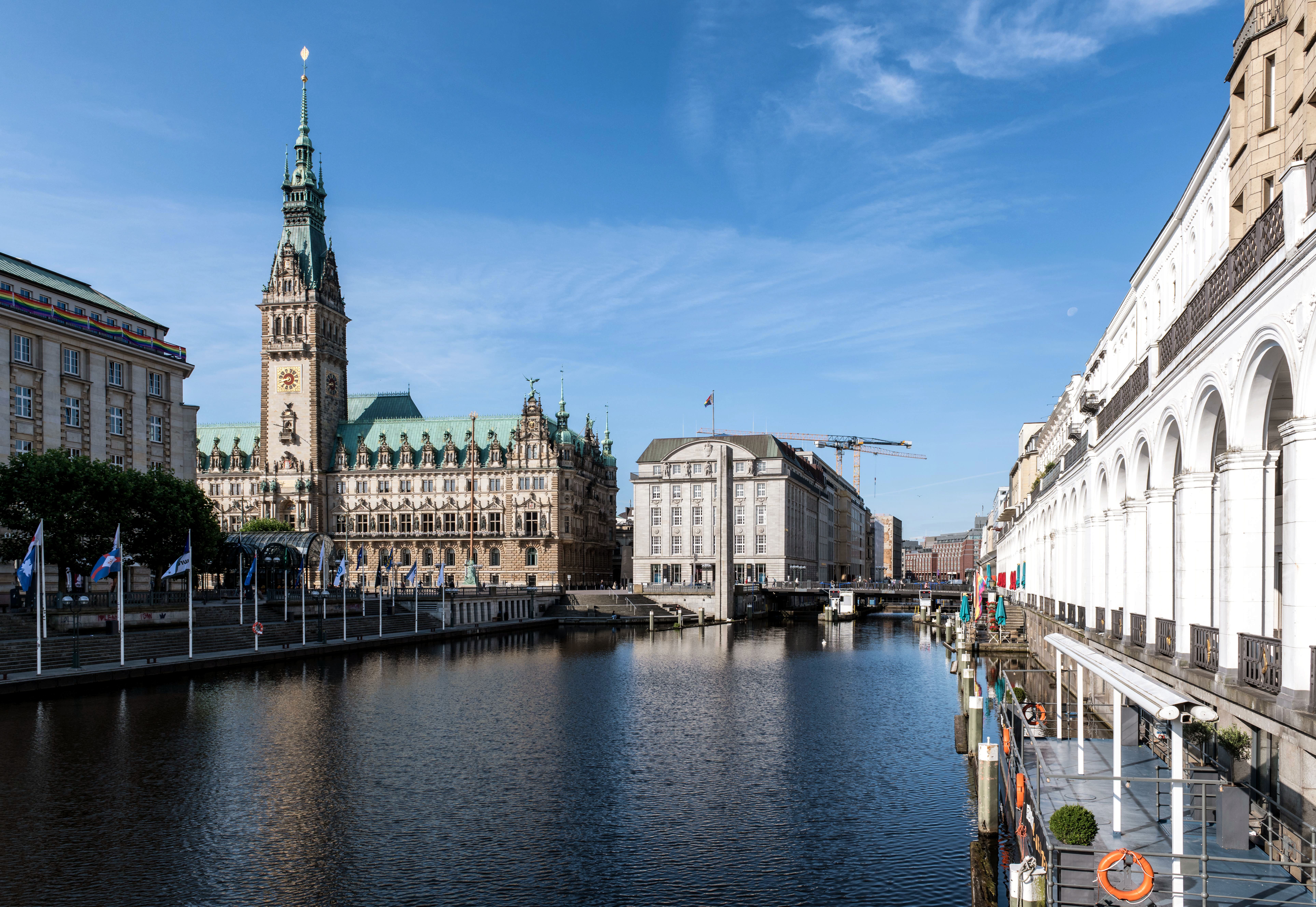 Historisches Rathausgebäude als kommunaler Auftraggeber für Reinigungsleistungen