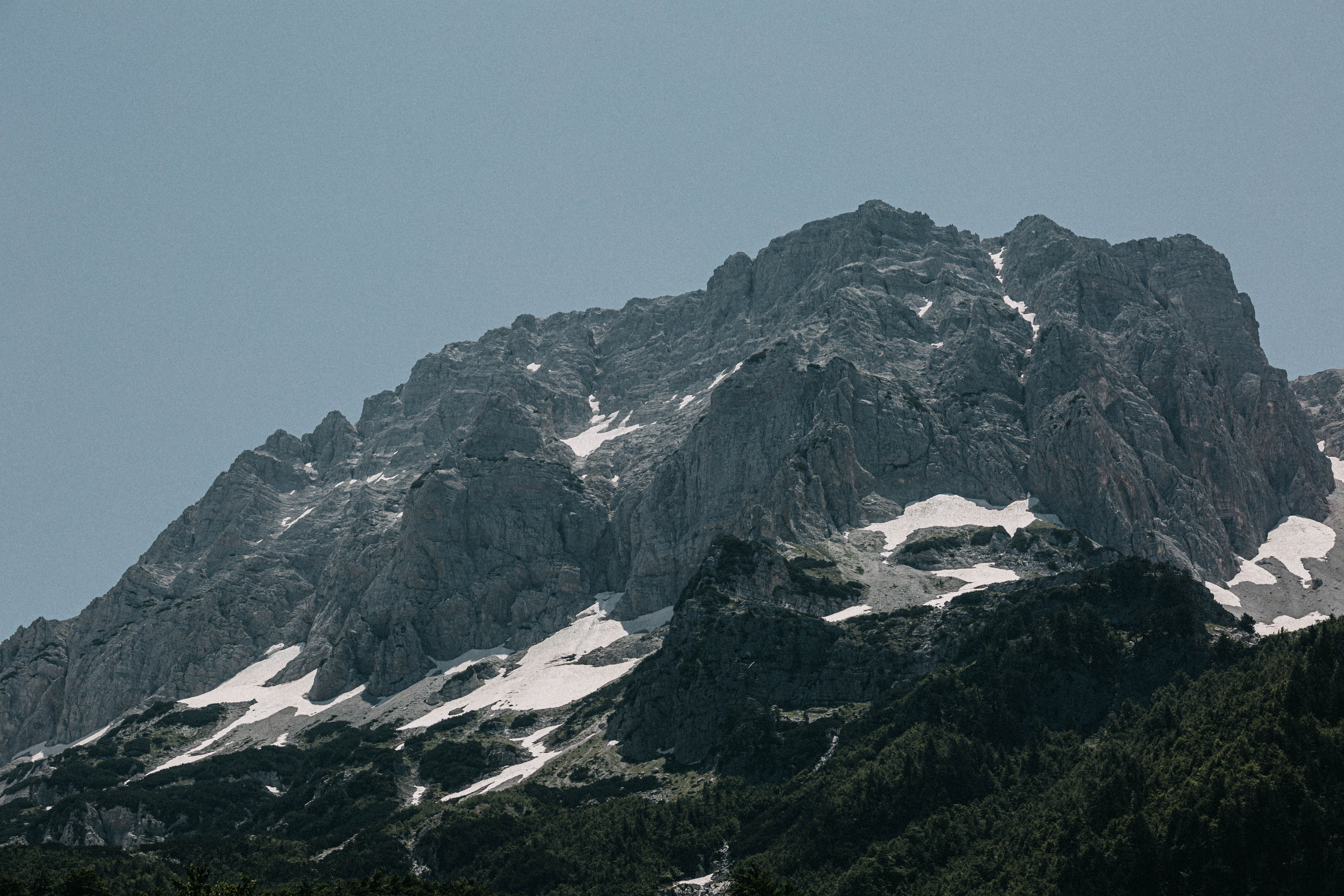 Dinarische Alpen roadtrip: Ruige bergen, smaragdgroene meren en ongerepte natuur