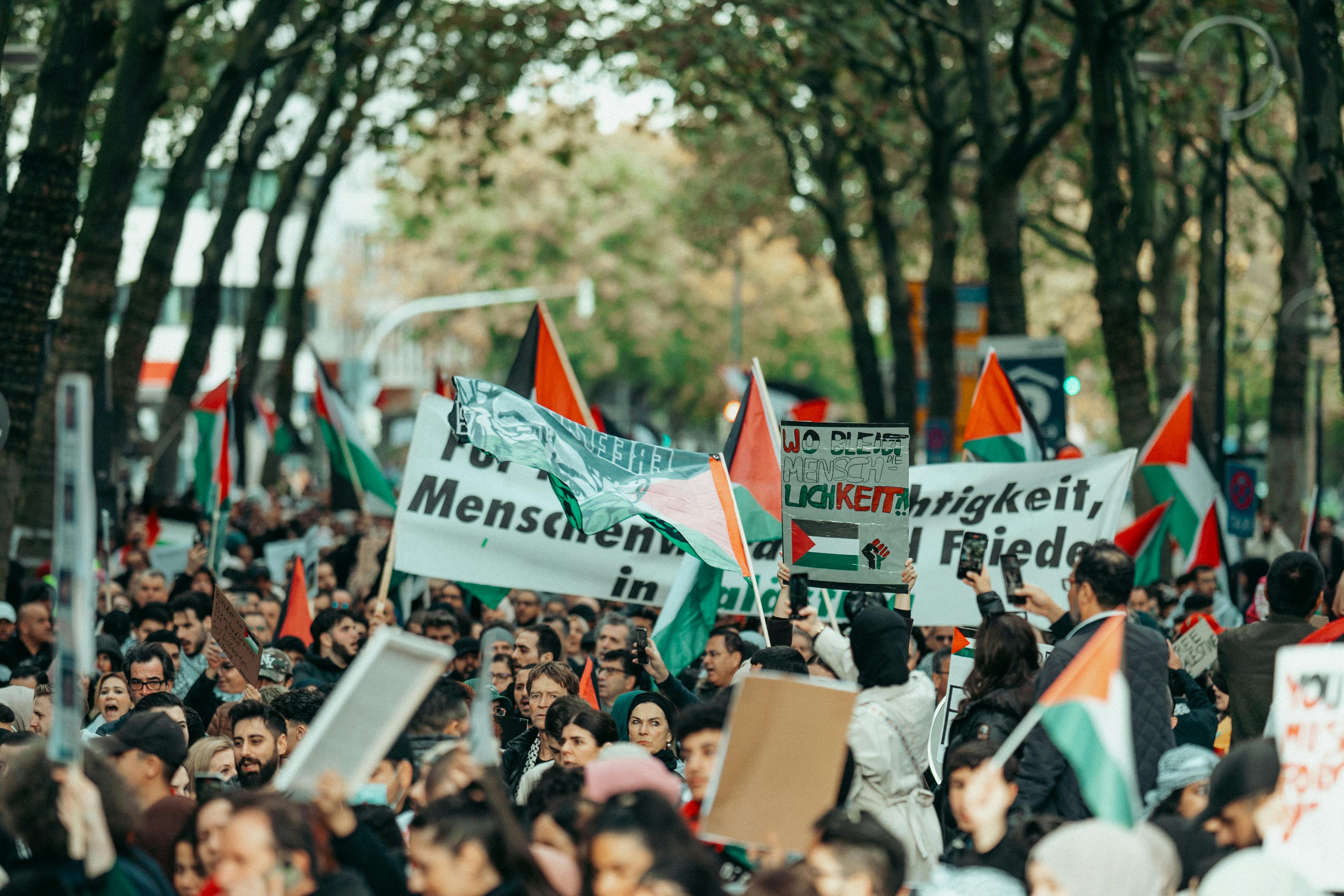 USA sisserände vastased aktivistid hirmutavad ametnikke naabritele kaarte saates