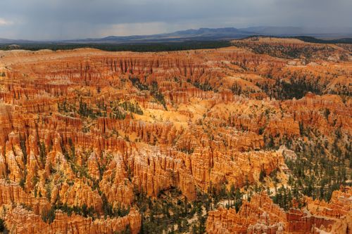 Free A breathtaking view of Bryce Canyon's unique geological formations and vibrant colors. Stock Photo