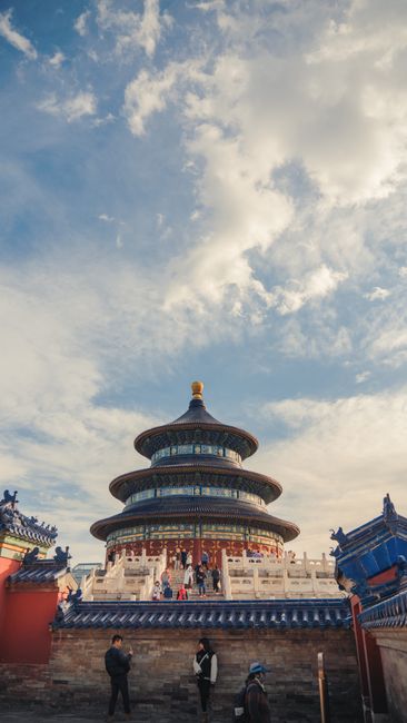 Fotomural Explora la impresionante arquitectura del Templo del Cielo en Pekín, un símbolo de la espiritualidad y cultura chinas.